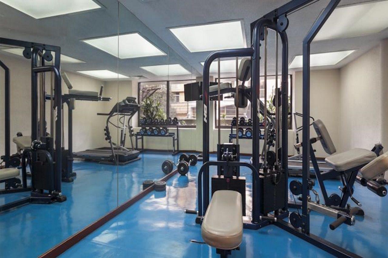 멕시코 시 엑스 스위트 산 마리노 아파트 호텔 시설 사진 The gym at the hotel